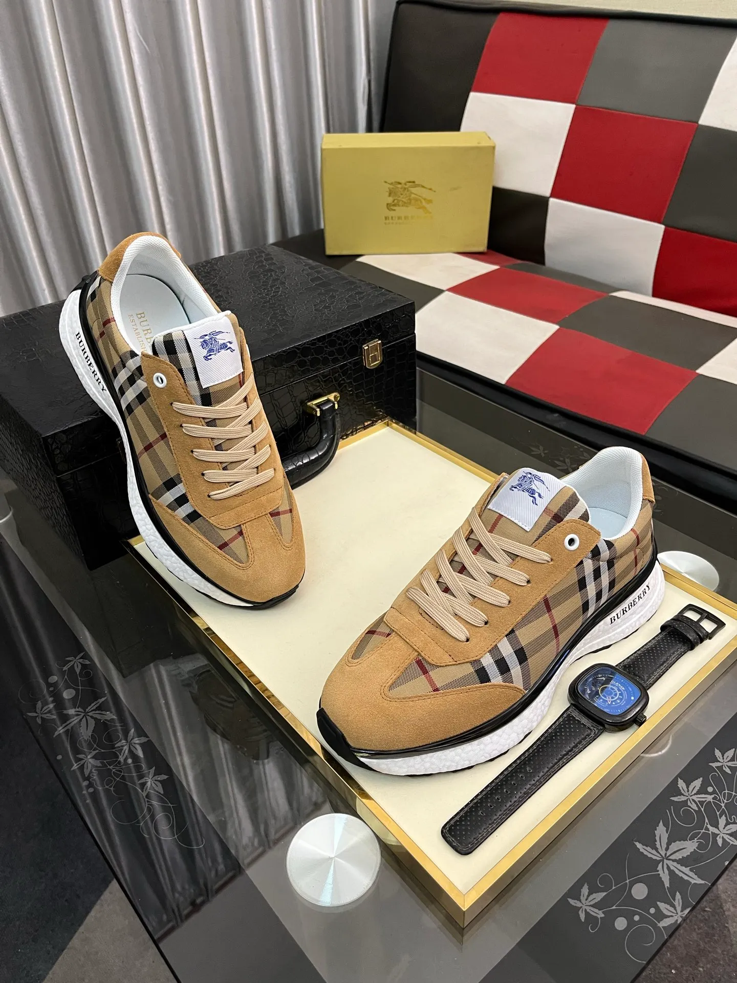 Men's shoes 💰438⌚️⌚️[BURBERRY] Burberry's authentic original high-end casual shoes🇨🇳Exquisite craftsmanship, this fabric is made of high mercerized fabric💯top layer🐷leather lining, suitable for drivers to drive🌴Original wear-resistant rubber outsole, versatile style, worth owning🍓Sizes 38-442️⃣Colors available